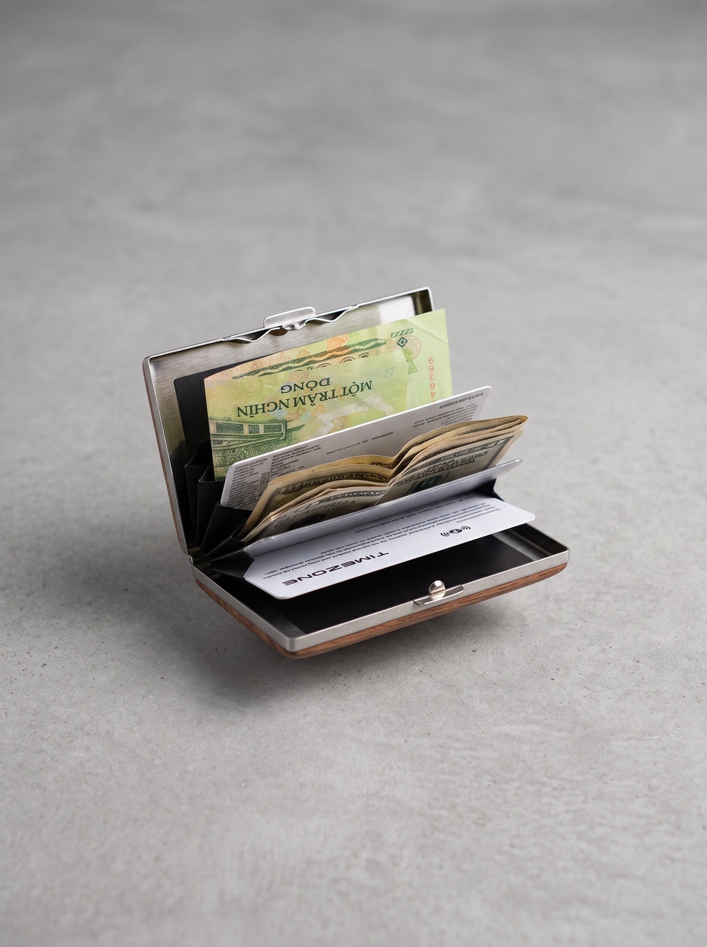 Obsidian Crest Card Holder