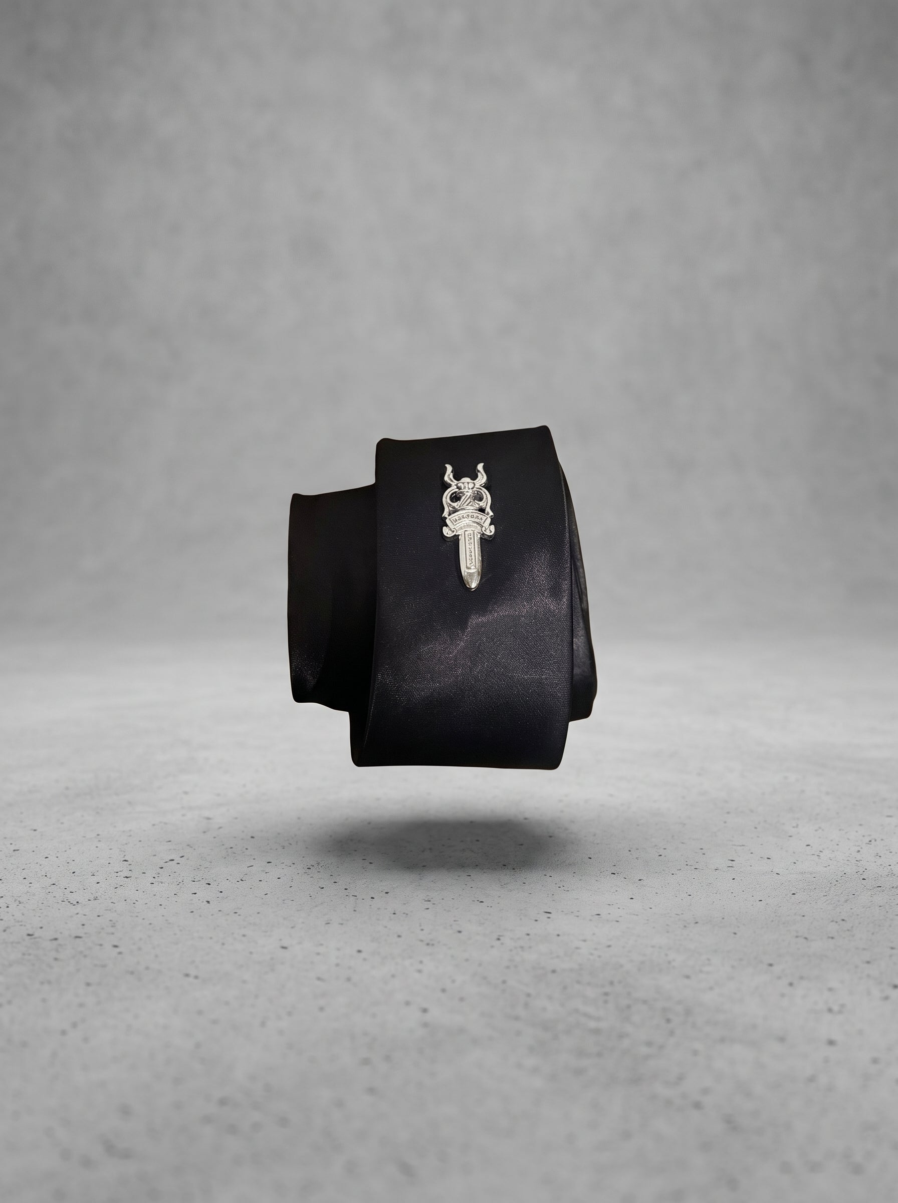 Obsidian Dagger Tie ( Blue )